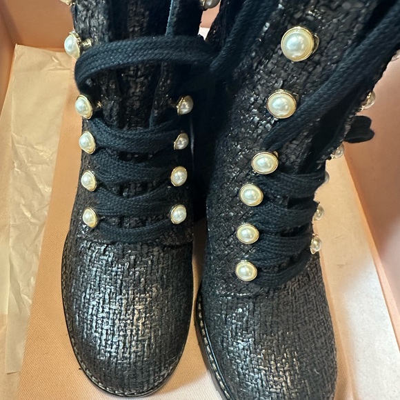 Stuart Weitzman booties with block heel - Picture 5 of 10